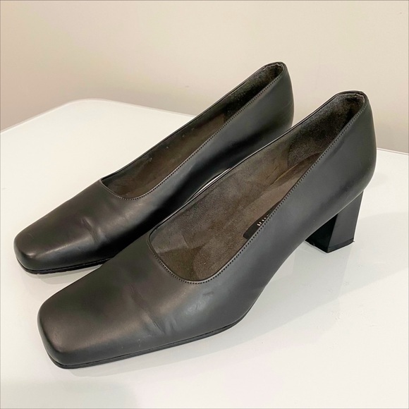 STAURT WEITZMAN Leather Square Toe Block Heel Size 6.5 - Picture 1 of 14